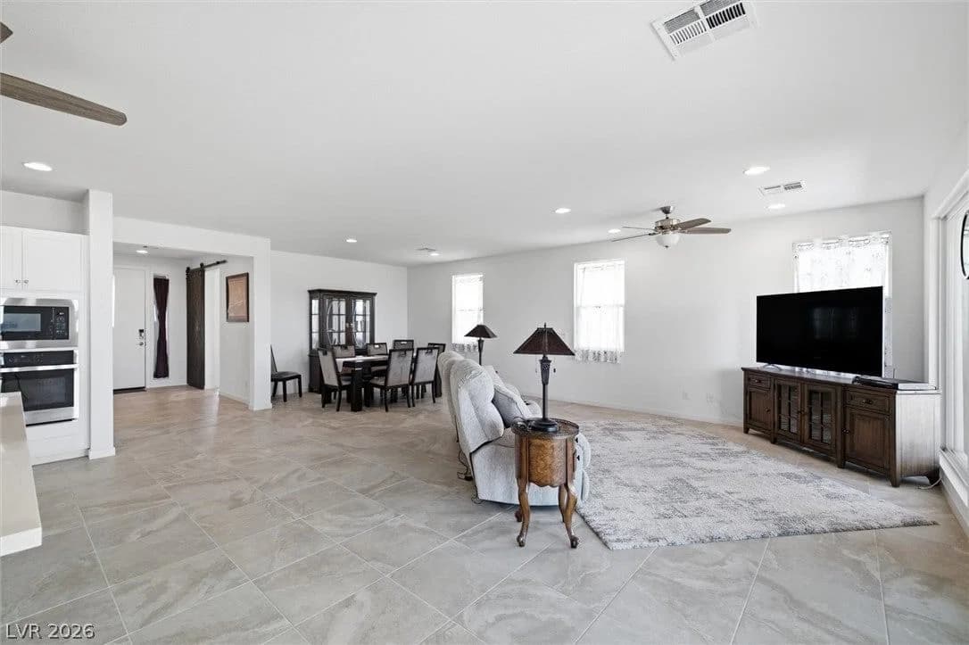 4557 Cactus Canyon Drive photo 3