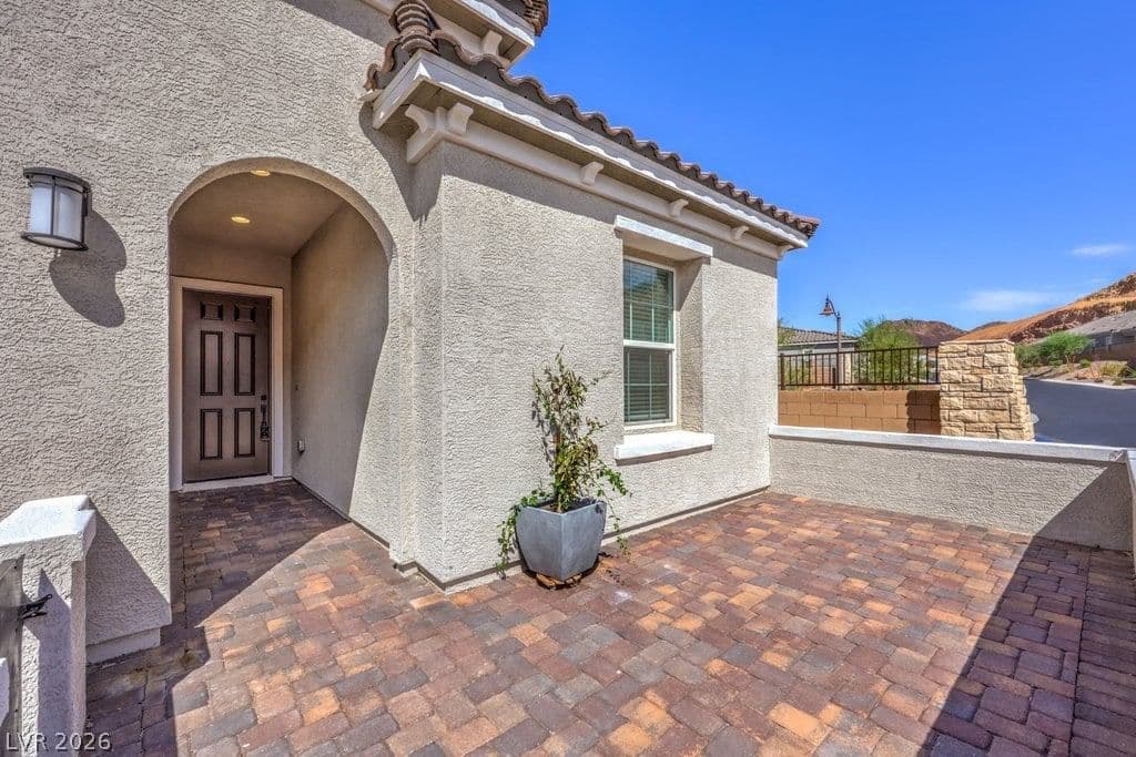 77 Cathedral Wash Place photo 5