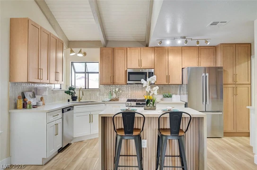 3195 Carmelita Circle