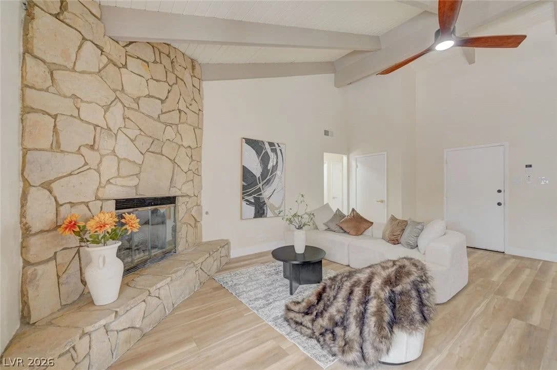 3195 Carmelita Circle photo 4