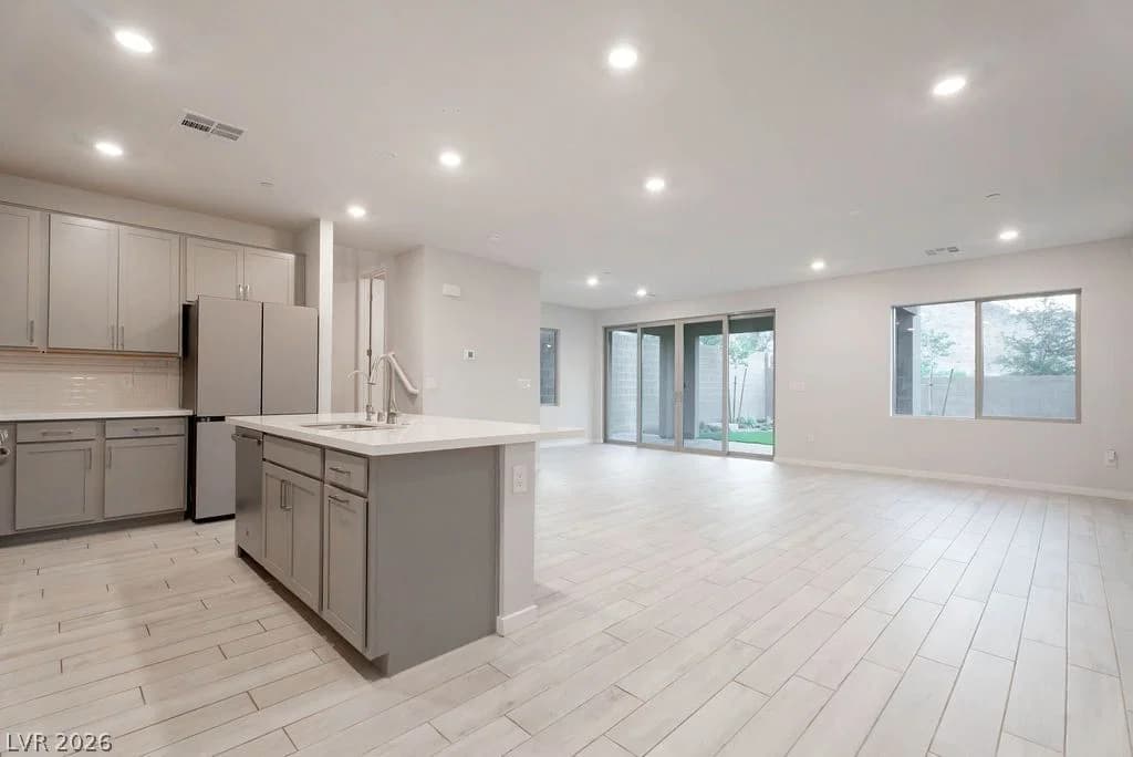 11620 Desert Hollow Avenue photo 4