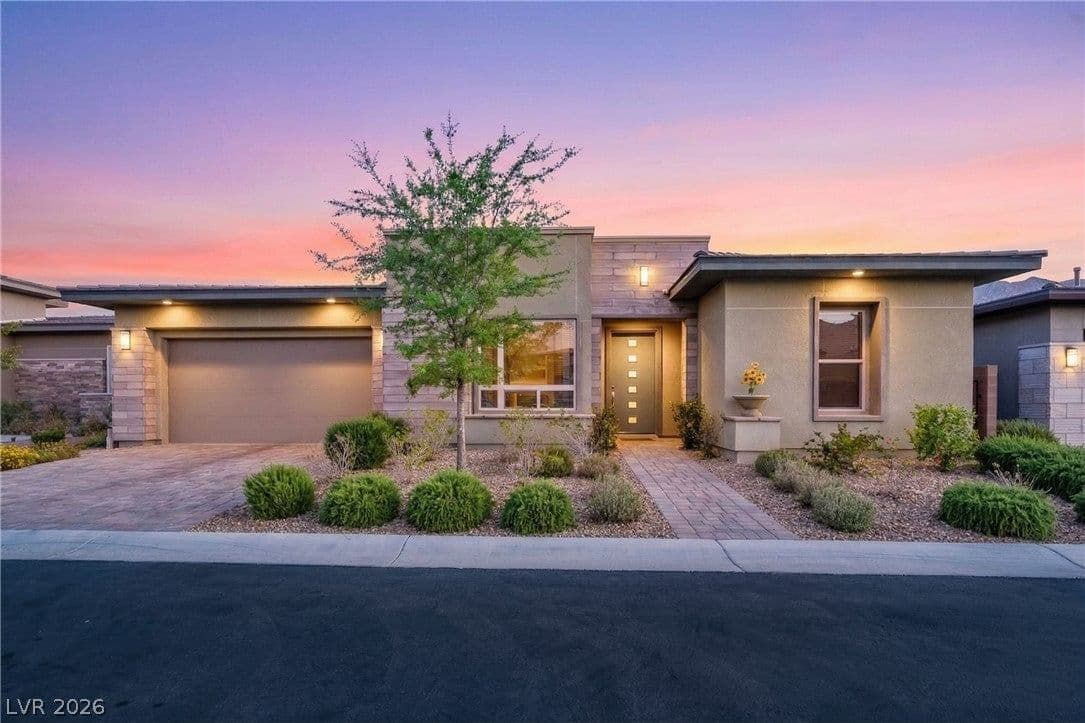 6706 DESERT CRIMSON Street photo 4