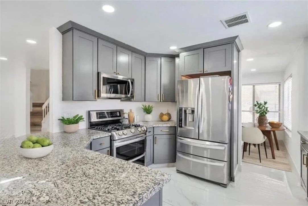 8404 Shore Breeze Drive photo 5