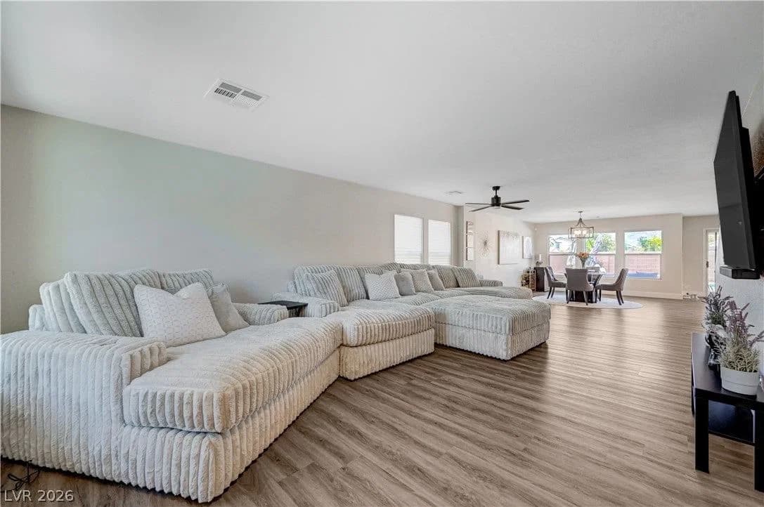 4916 Apache Valley Avenue photo 3