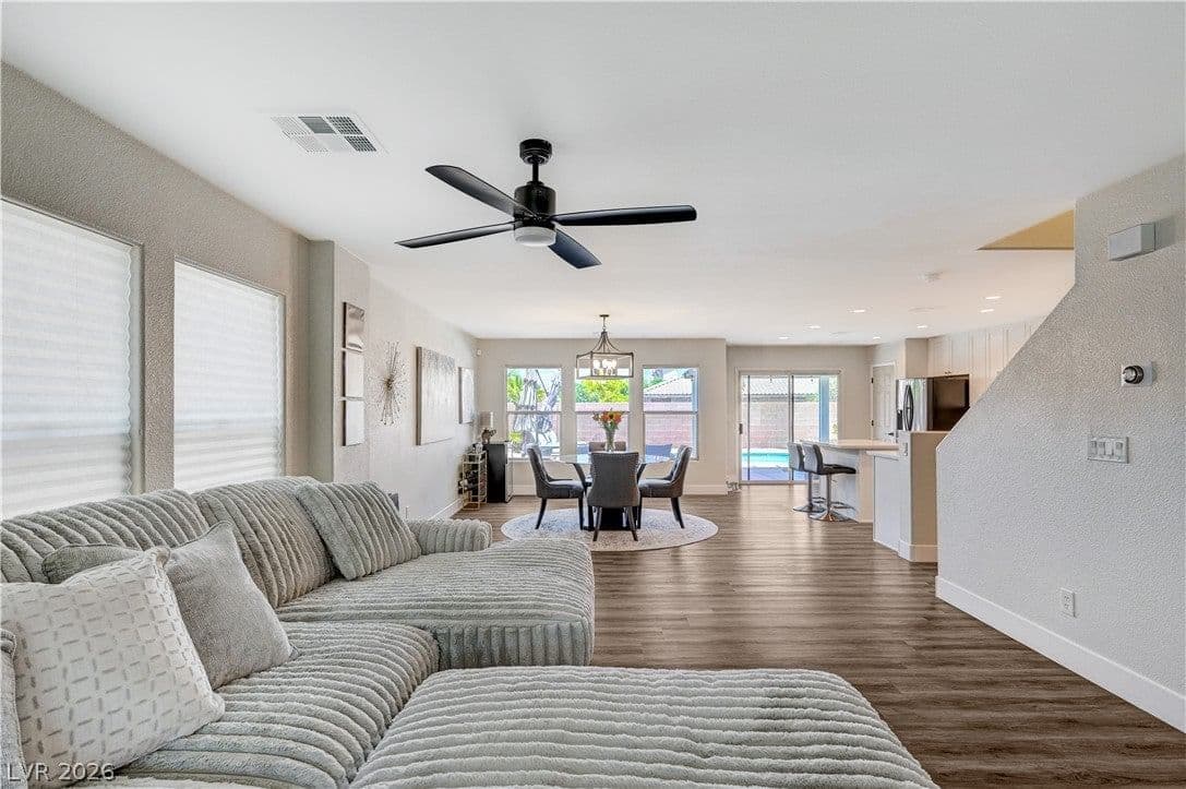 4916 Apache Valley Avenue photo 4