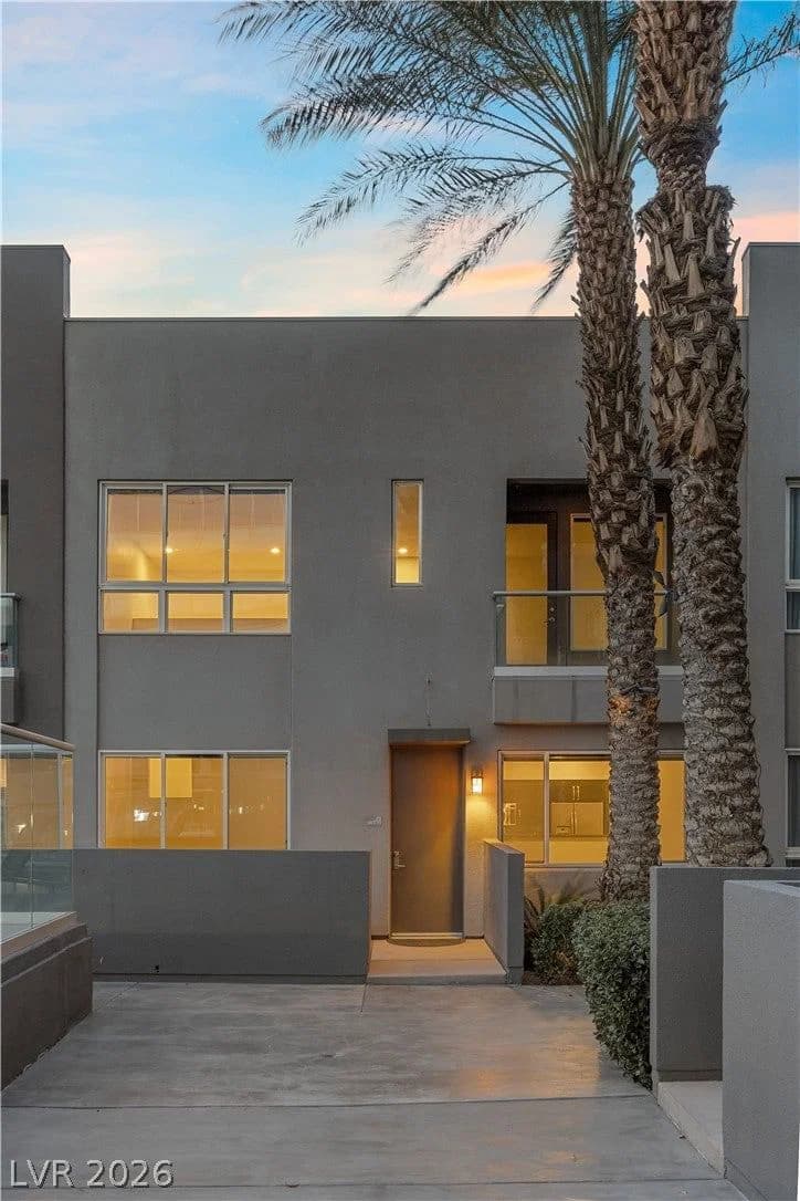 4565 Dean Martin Drive photo 3