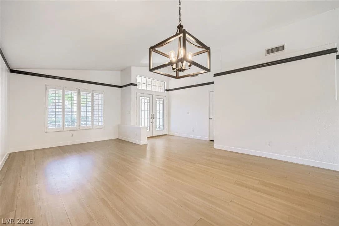 10236 Desert Wind Drive photo 5