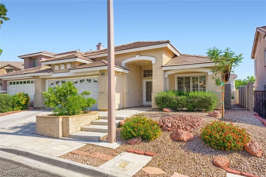 10236 Desert Wind Drive photo 4