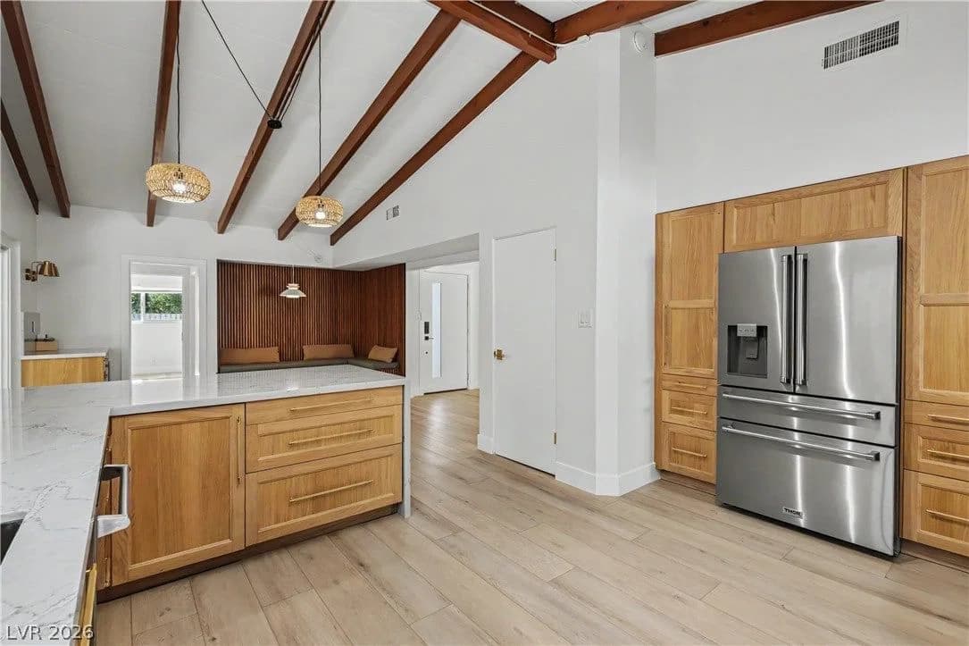 1131 Strong Drive photo 2