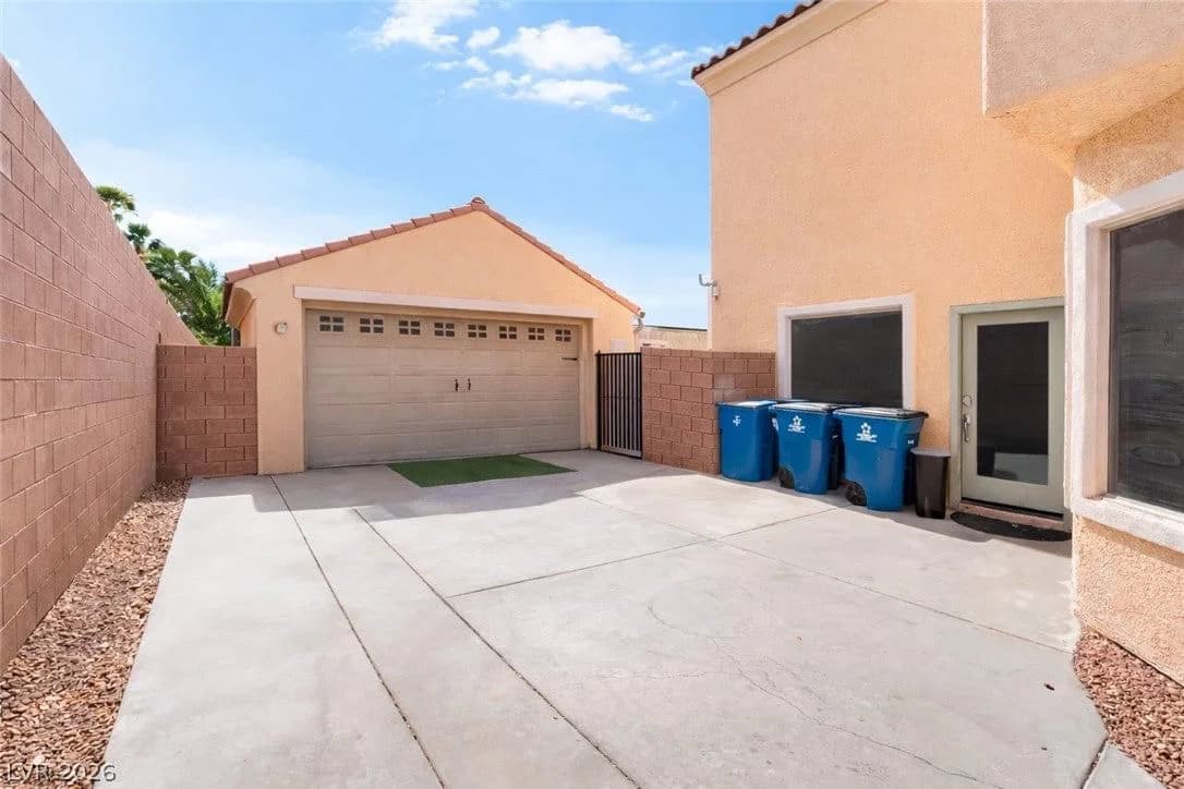 2525 Pastis Court photo 4