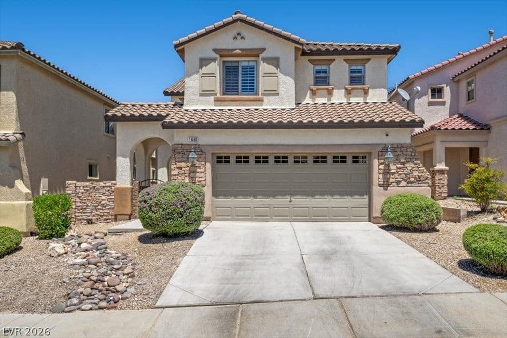 1640 Yellow Tulip Place photo 2
