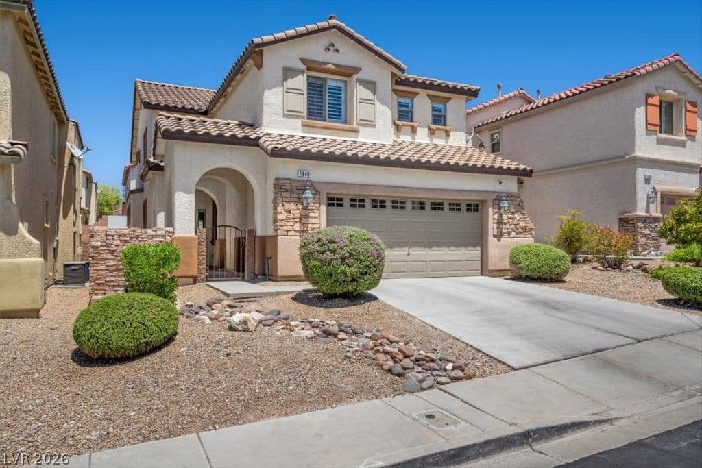 1640 Yellow Tulip Place photo 3