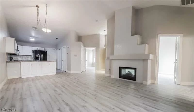 389 Rosado Springs ST photo 4