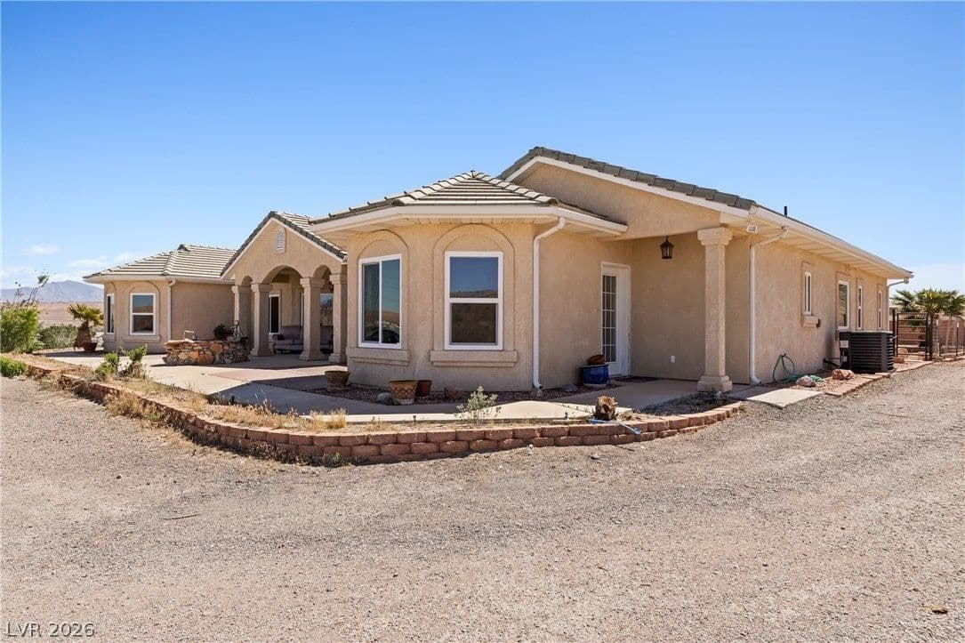 683 Ingram Avenue photo 4