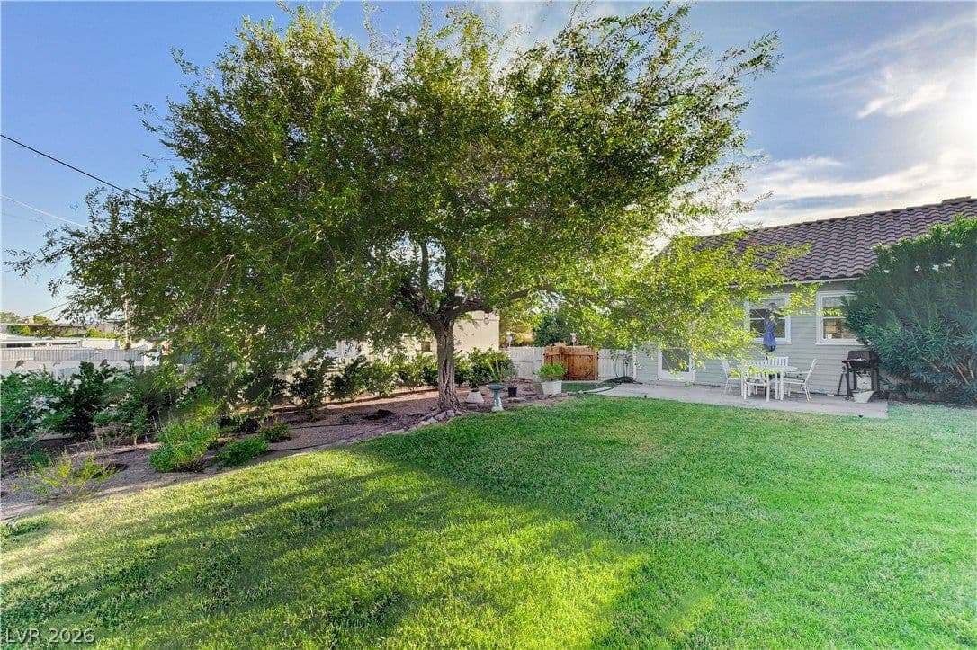 433 Ash Street photo 3