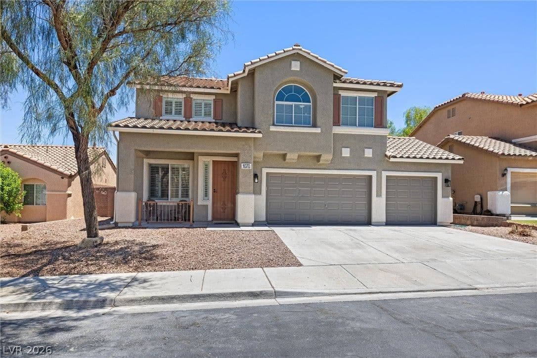 1078 Silver Star Street photo 3