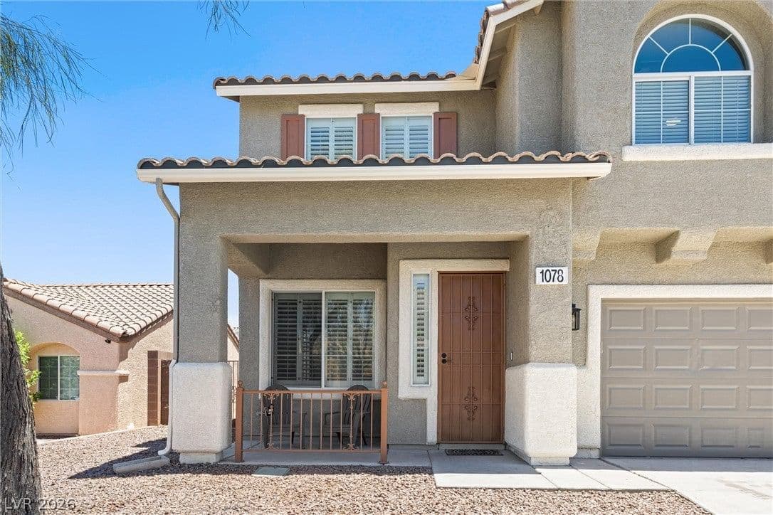 1078 Silver Star Street photo 4