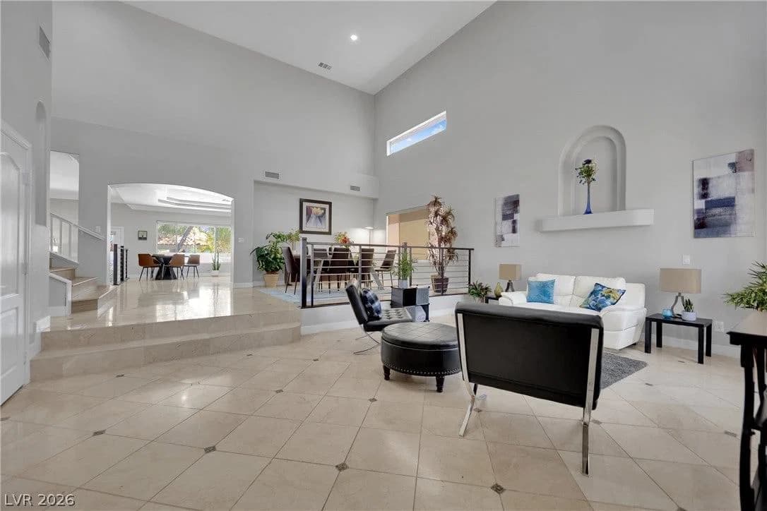 5440 Regal Peak Drive photo 4