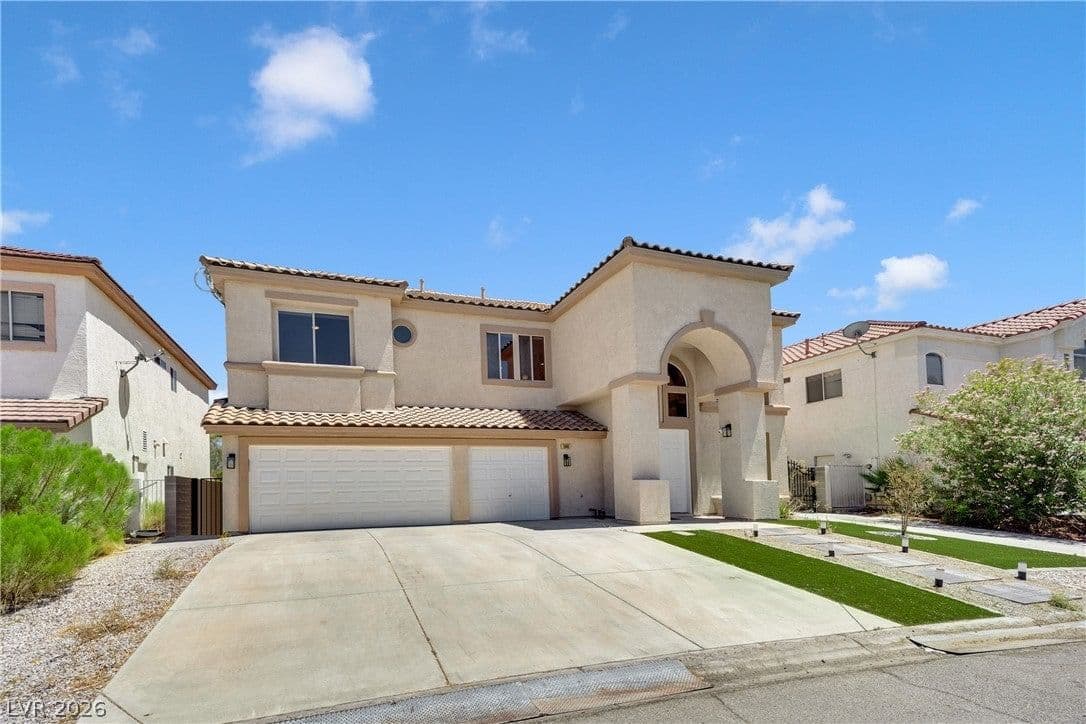 5440 Regal Peak Drive photo 2