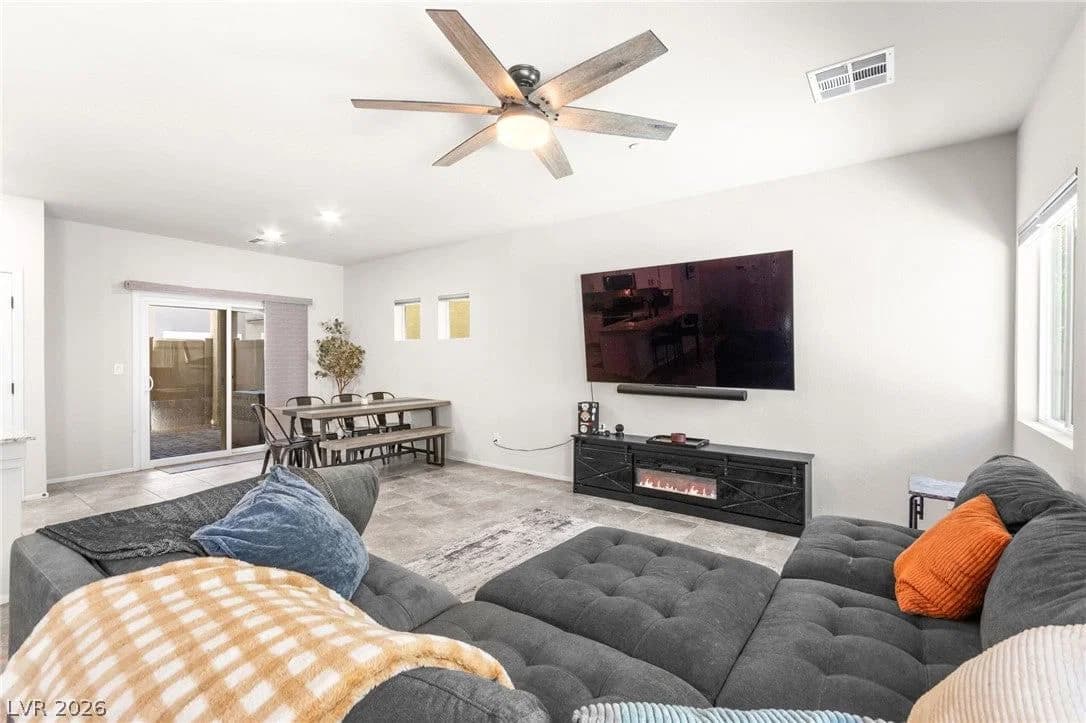 7489 Onyx Star Street photo 3