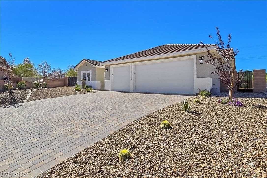 5471 Lincolnwood Court photo 4