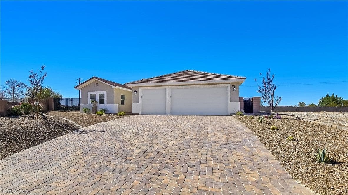 5471 Lincolnwood Court photo 3