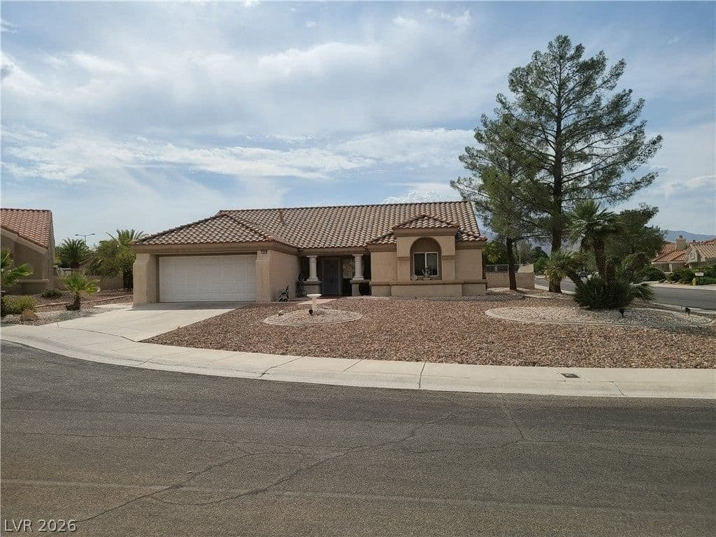 2409 Floyd Court photo 5