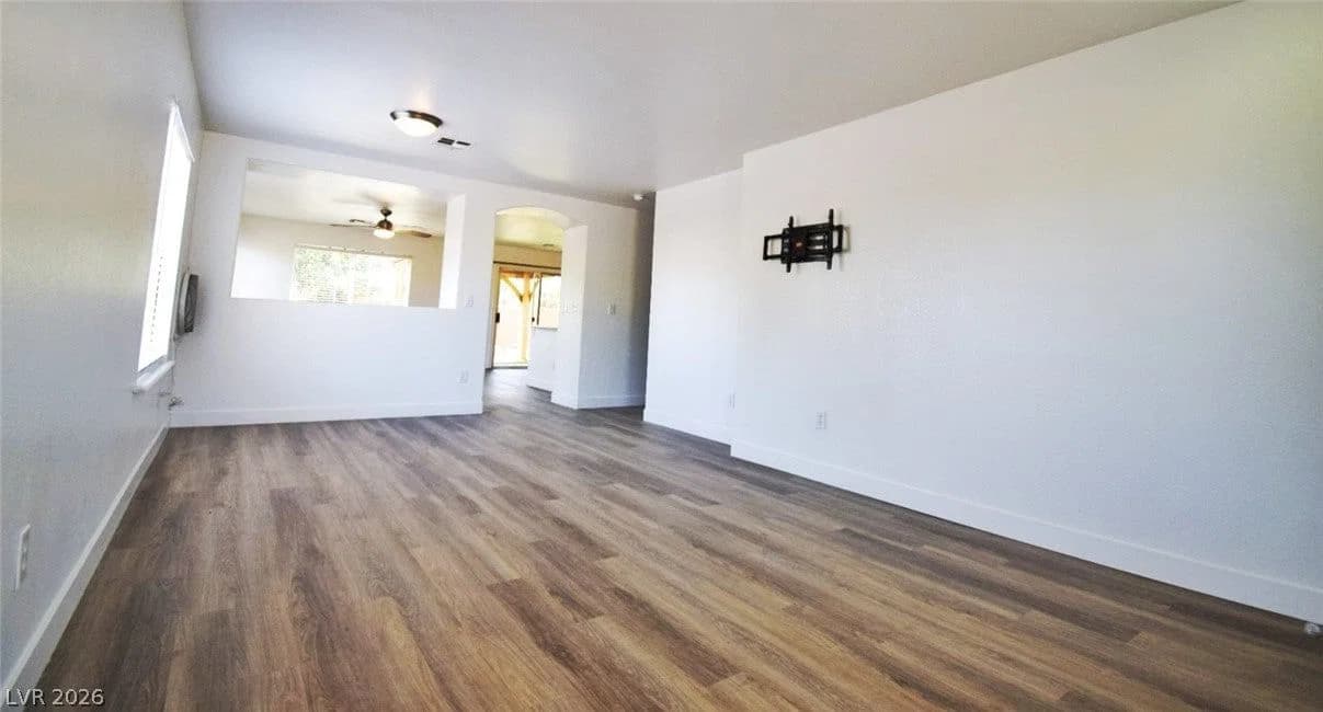 1587 Alpine Hills Avenue photo 4