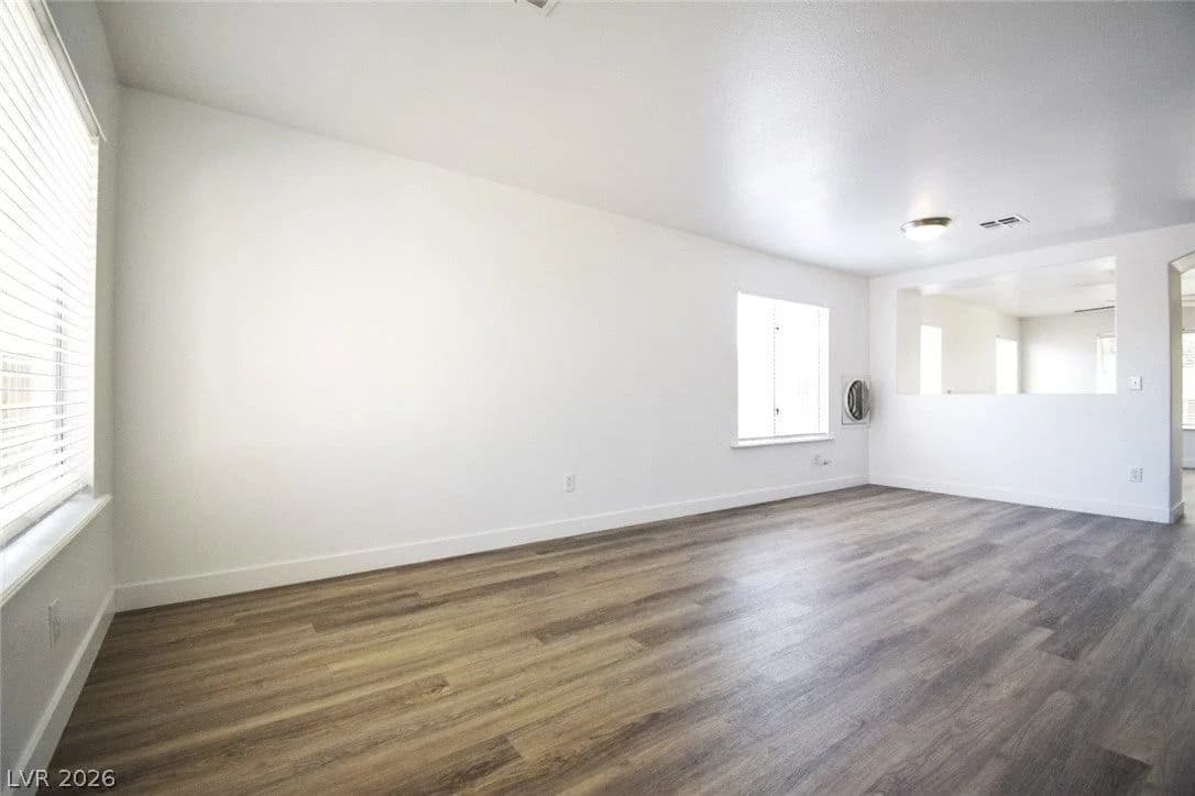 1587 Alpine Hills Avenue photo 3