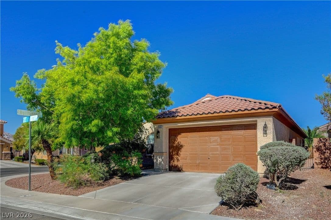 6444 Bristlebird Street photo 2