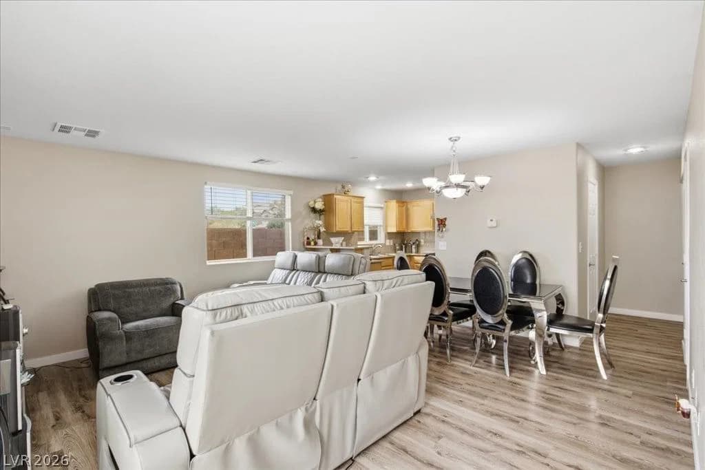10818 Rosabella Street photo 4