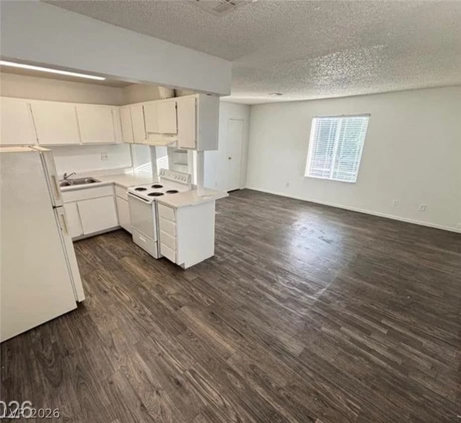 155 Westminster Way photo 3