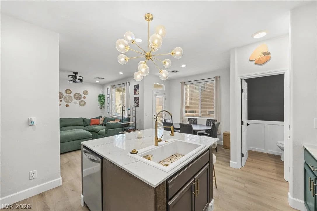 7484 Butterton Court photo 4