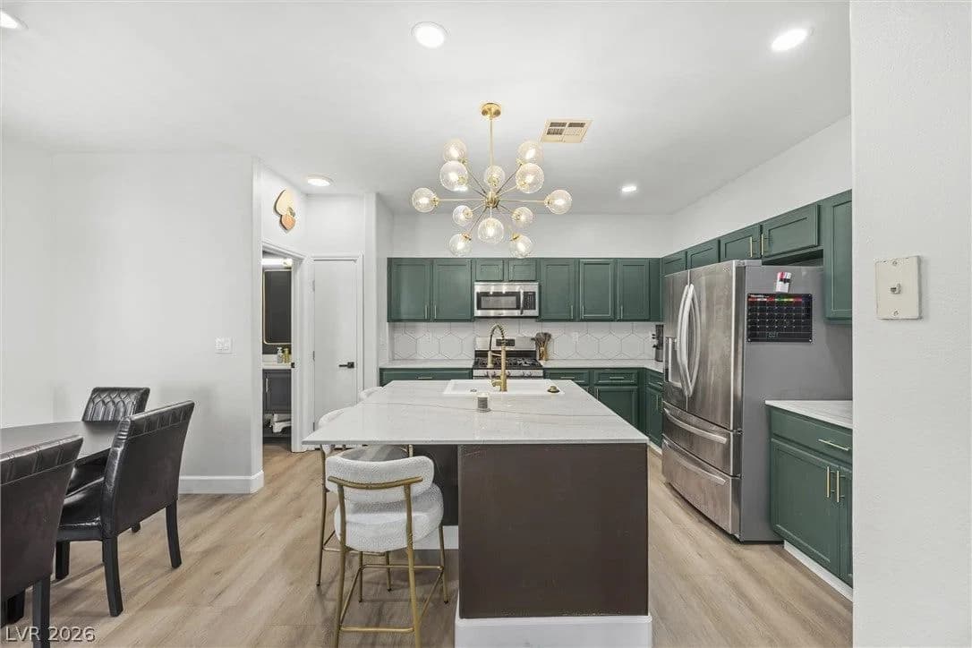 7484 Butterton Court photo 2