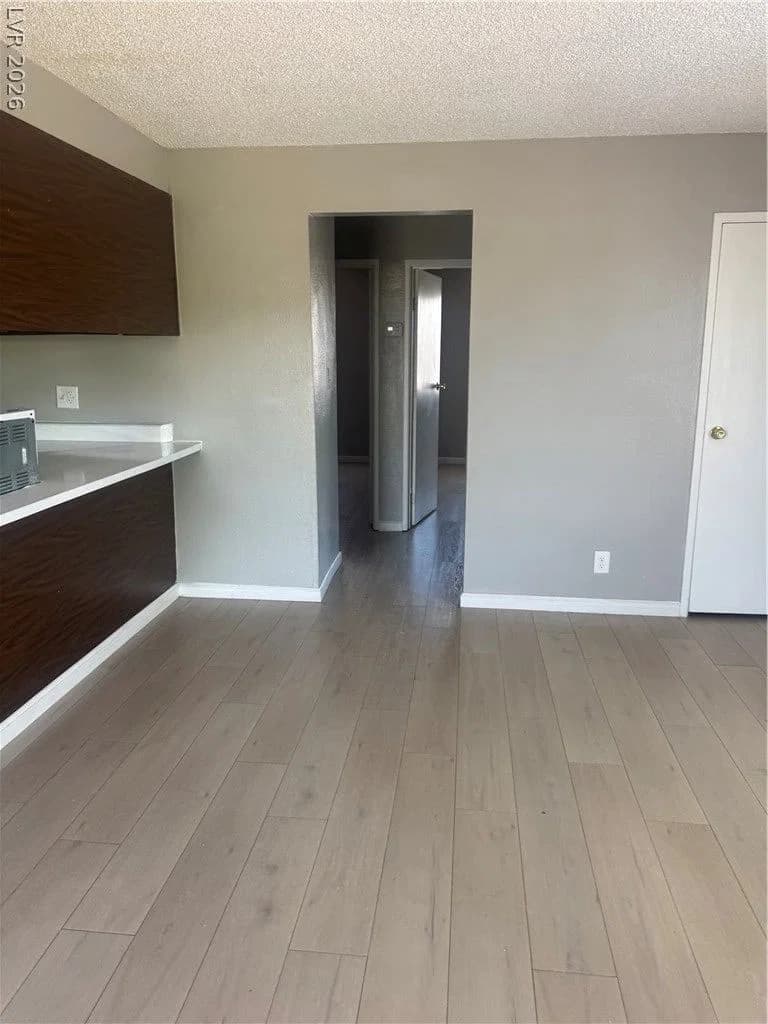 147 Westminster Way photo 4