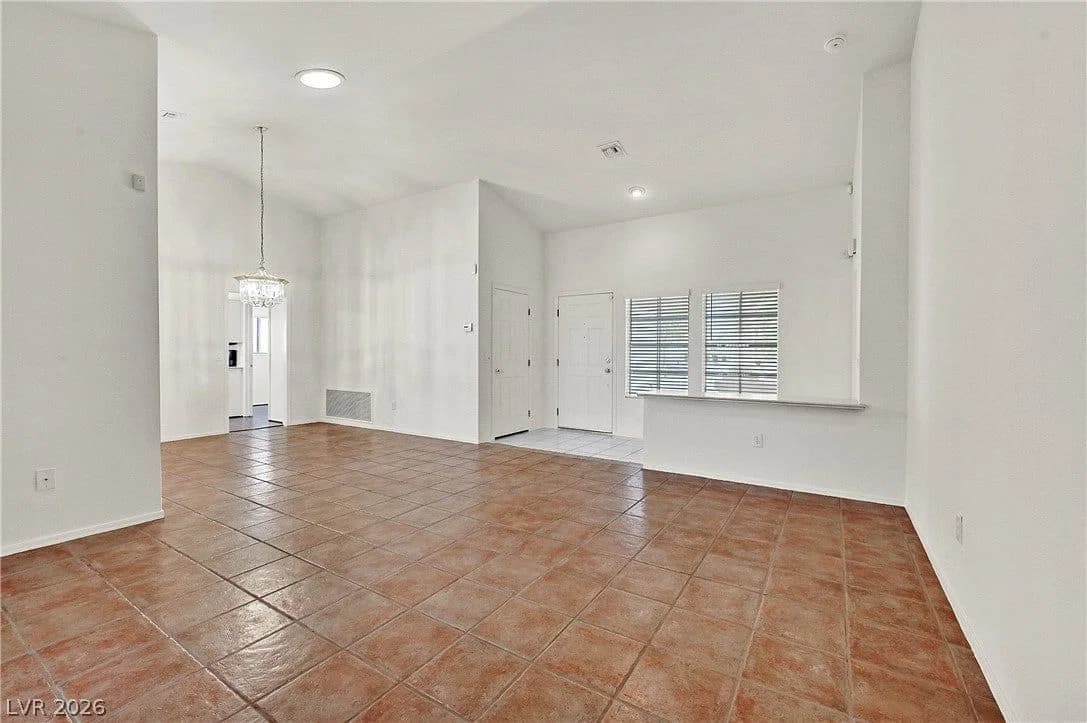 2708 Youngdale Drive photo 2