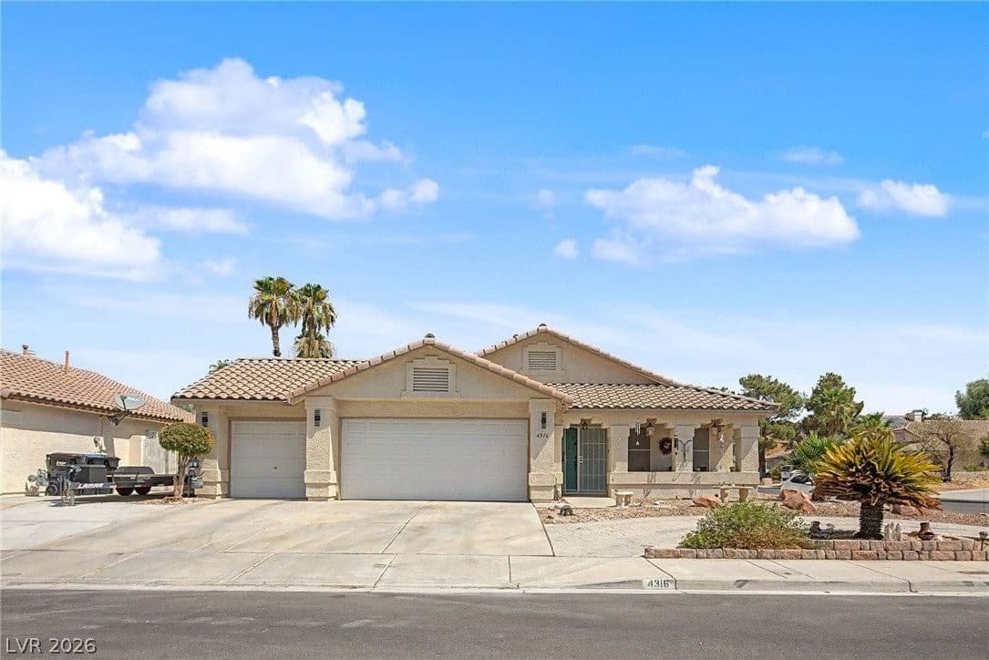 4316 Blushed Meadows Road photo 2