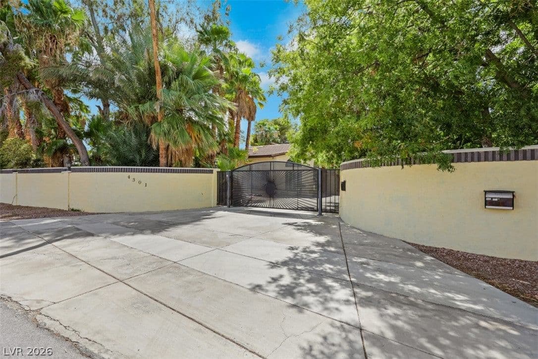 4301 Quadrel Street photo 5