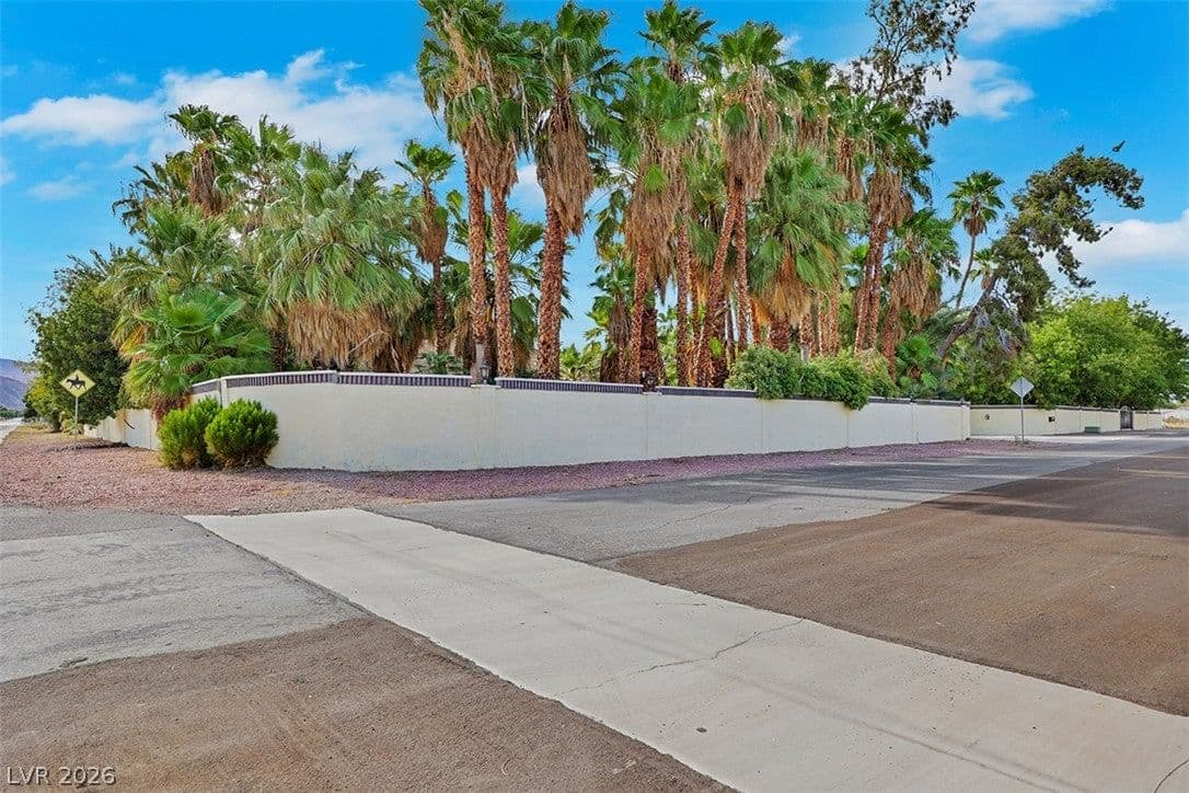 4301 Quadrel Street photo 4