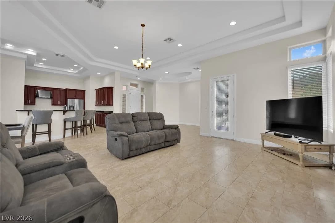 6330 Bellisima Street photo 2