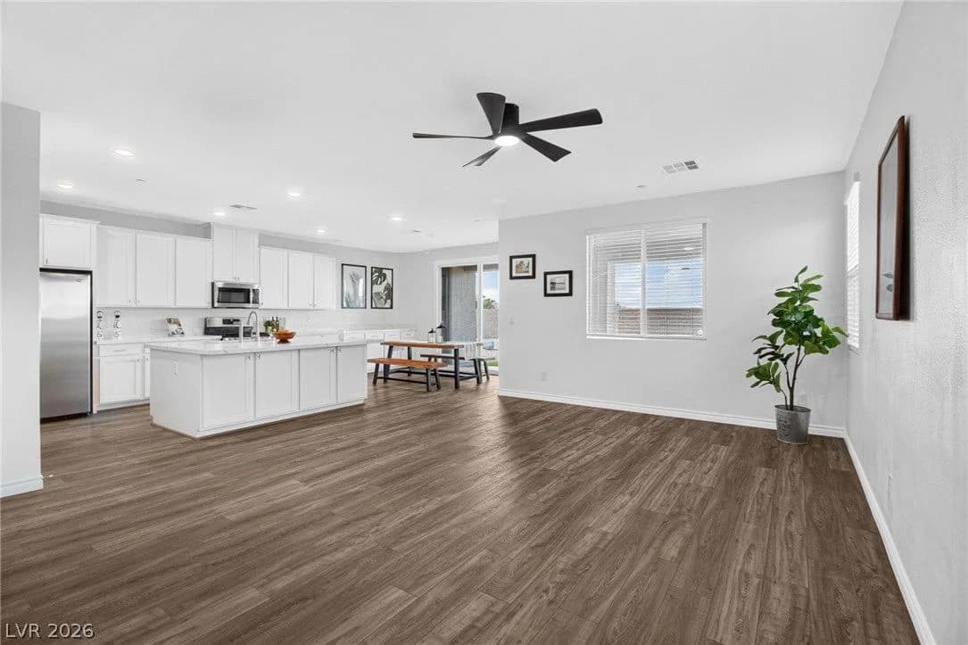 1288 Ventura Cliffs Avenue photo 5