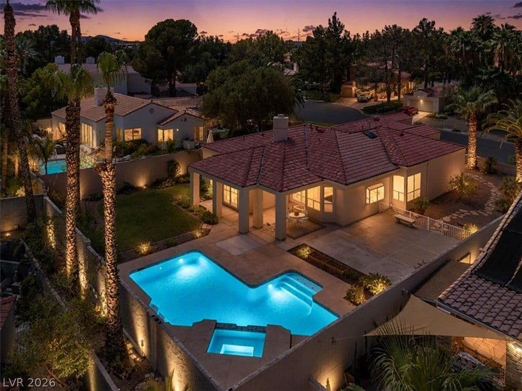 246 Jameson Circle photo 2