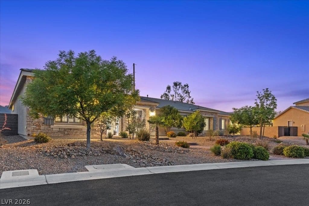 4967 Enchanted View Street photo 2