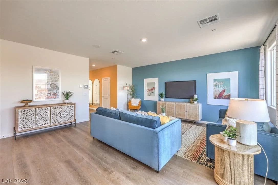 563 Ivory Peacock Court photo 2