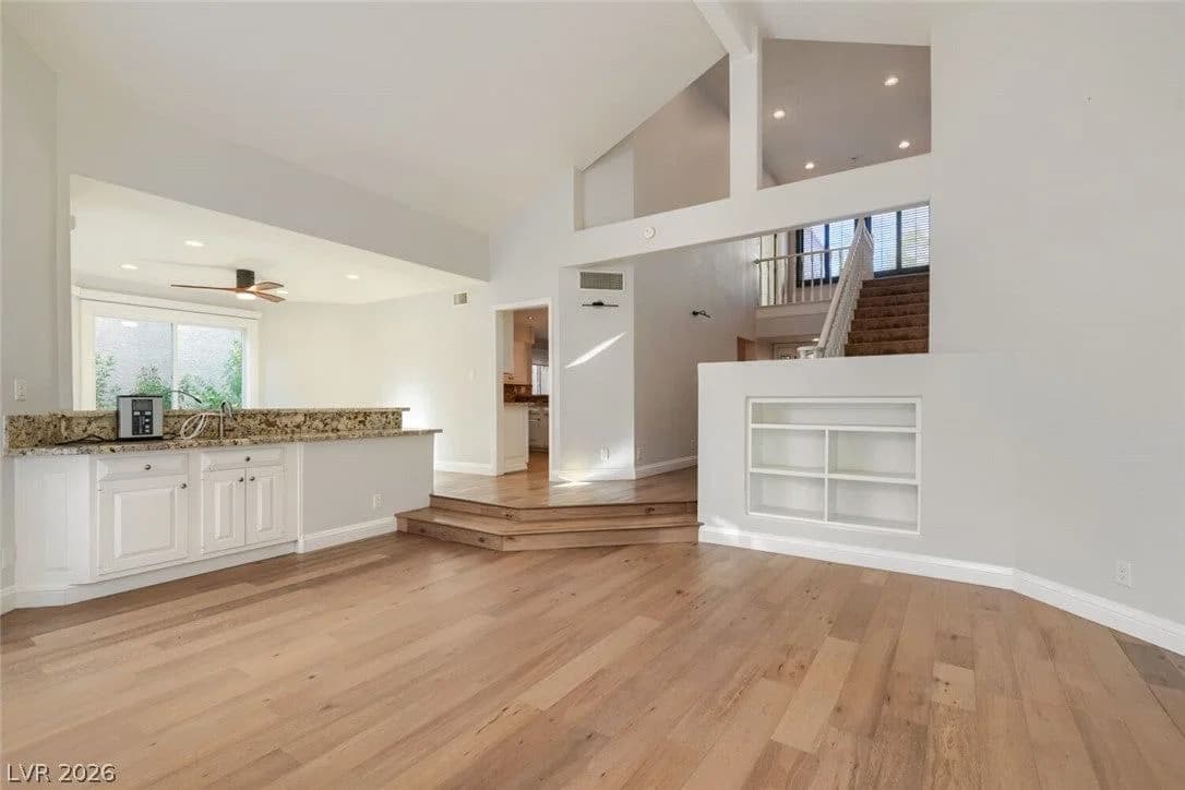 5090 Breakers Lane photo 3