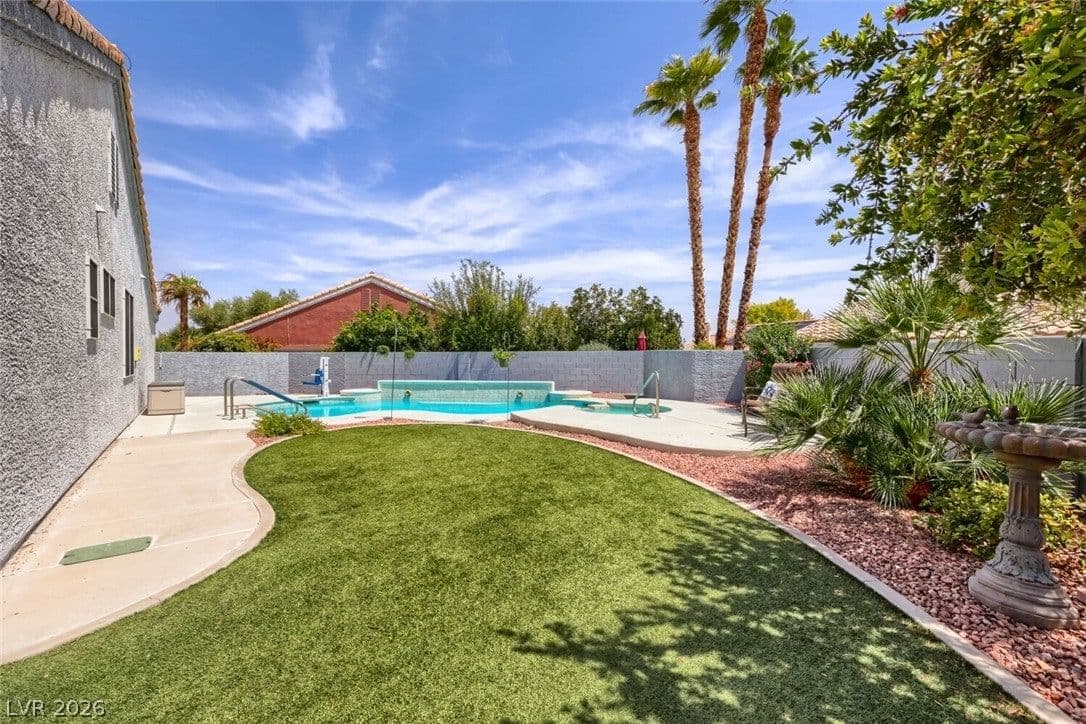 1697 Freedom Court photo 2