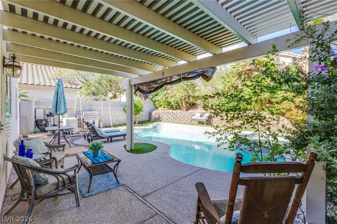 253 Camelback Ridge Avenue photo 4