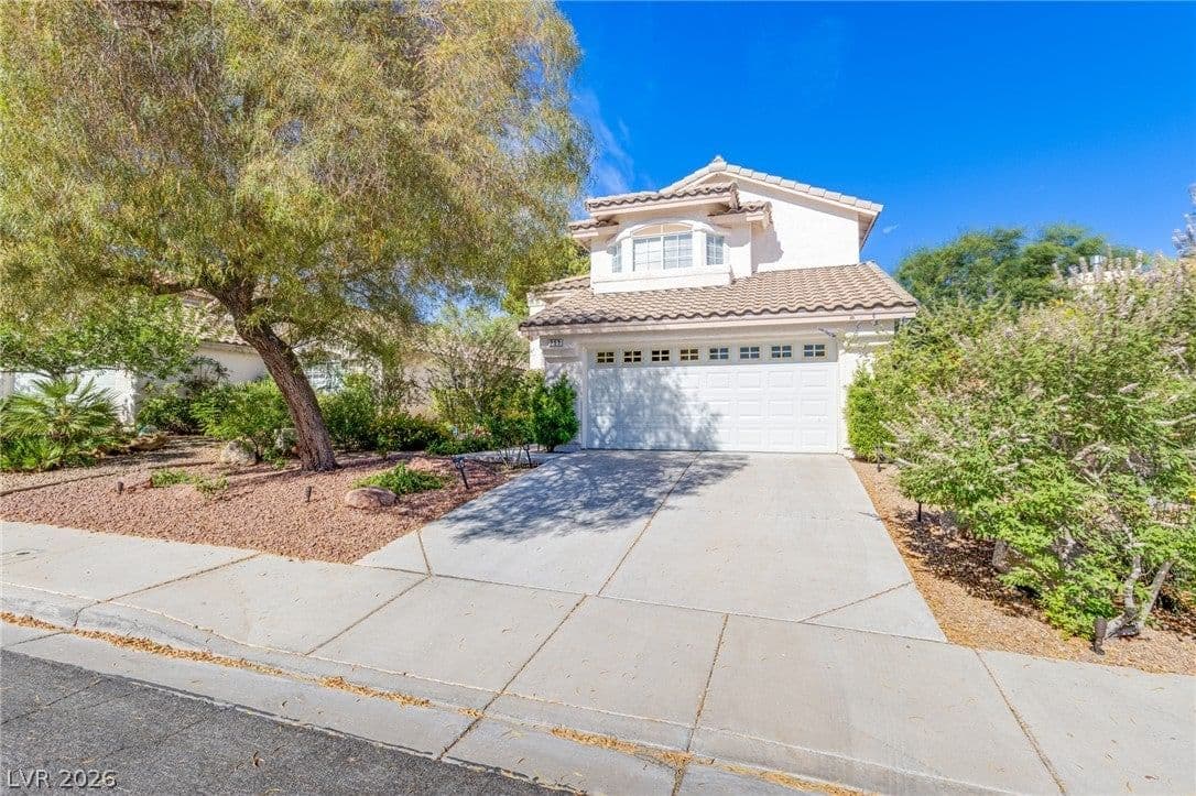 253 Camelback Ridge Avenue photo 2