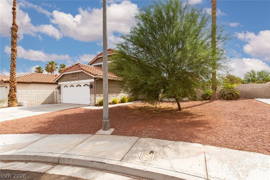 316 Brent Court photo 3