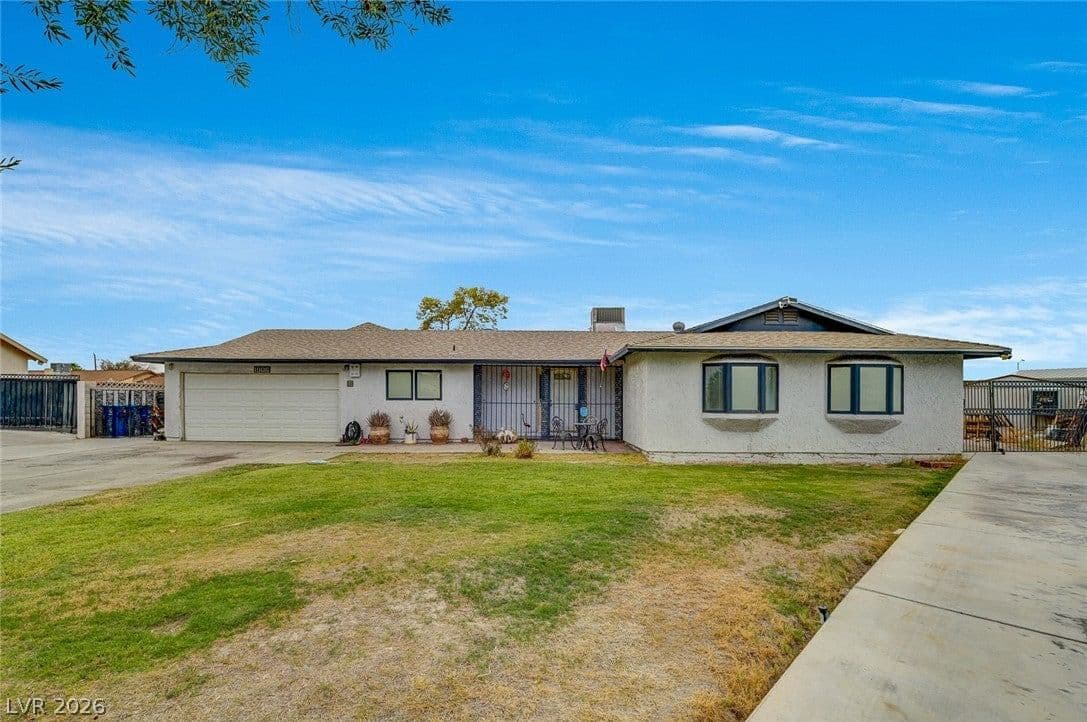 1906 Jasmine Circle photo 2